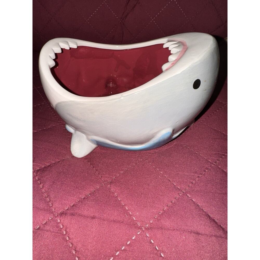SHARK ATTACK Bowl 2014 ThinkGeek Ceramic Dish Bowl Snacks Candy Dips